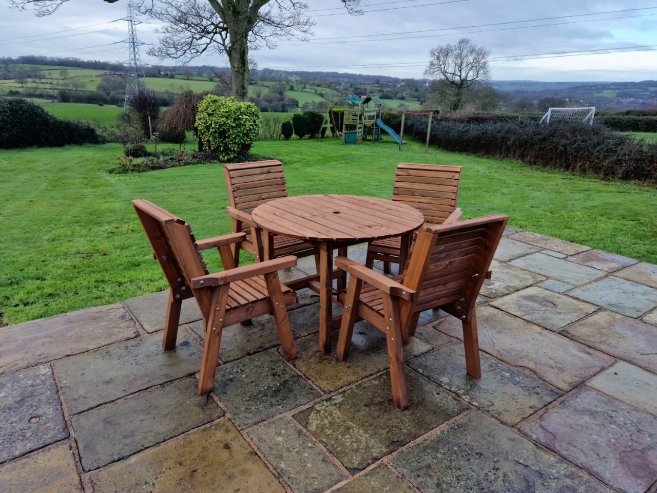 Harrogate Round Table and 4 Chairs
